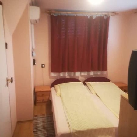 Karika Vendeghaz Apartment Hajduszoboszlo Luaran gambar