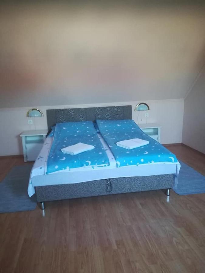 Karika Vendeghaz Apartment Hajduszoboszlo Luaran gambar