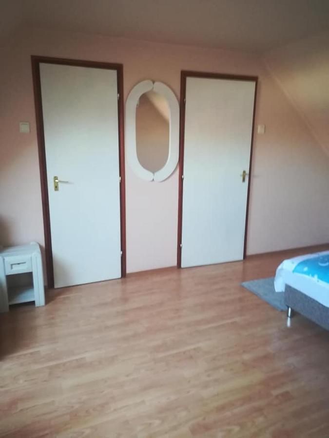 Karika Vendeghaz Apartment Hajduszoboszlo Luaran gambar
