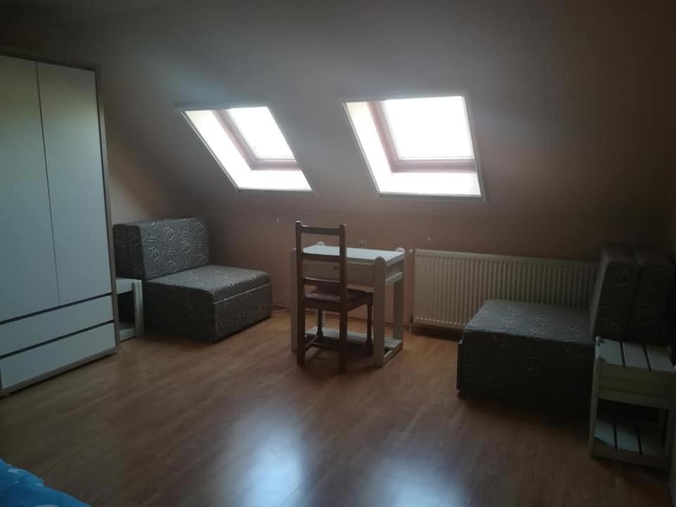 Karika Vendeghaz Apartment Hajduszoboszlo Luaran gambar