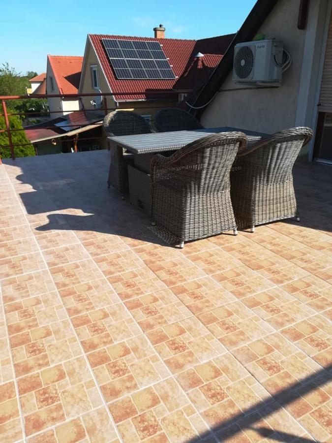 Karika Vendeghaz Apartment Hajduszoboszlo Luaran gambar