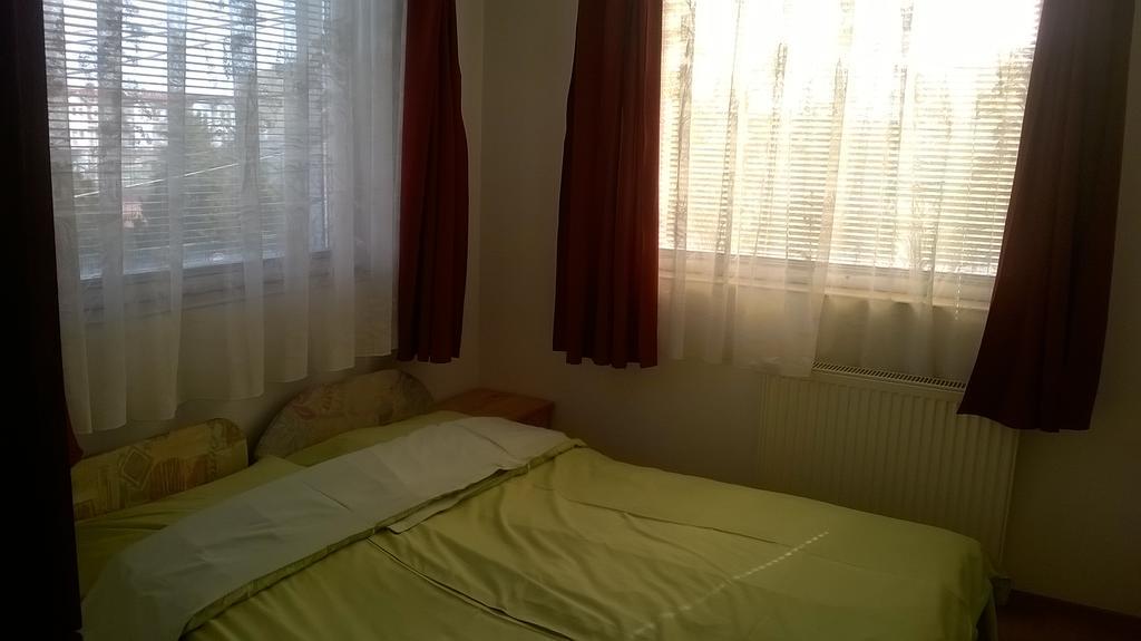 Karika Vendeghaz Apartment Hajduszoboszlo Luaran gambar