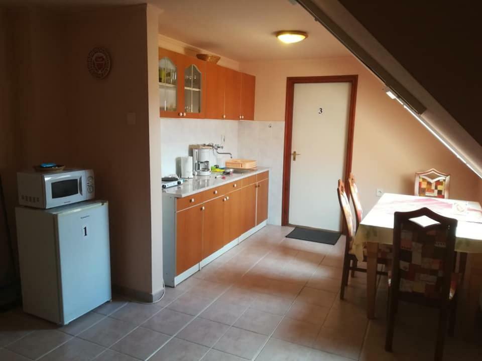 Karika Vendeghaz Apartment Hajduszoboszlo Luaran gambar